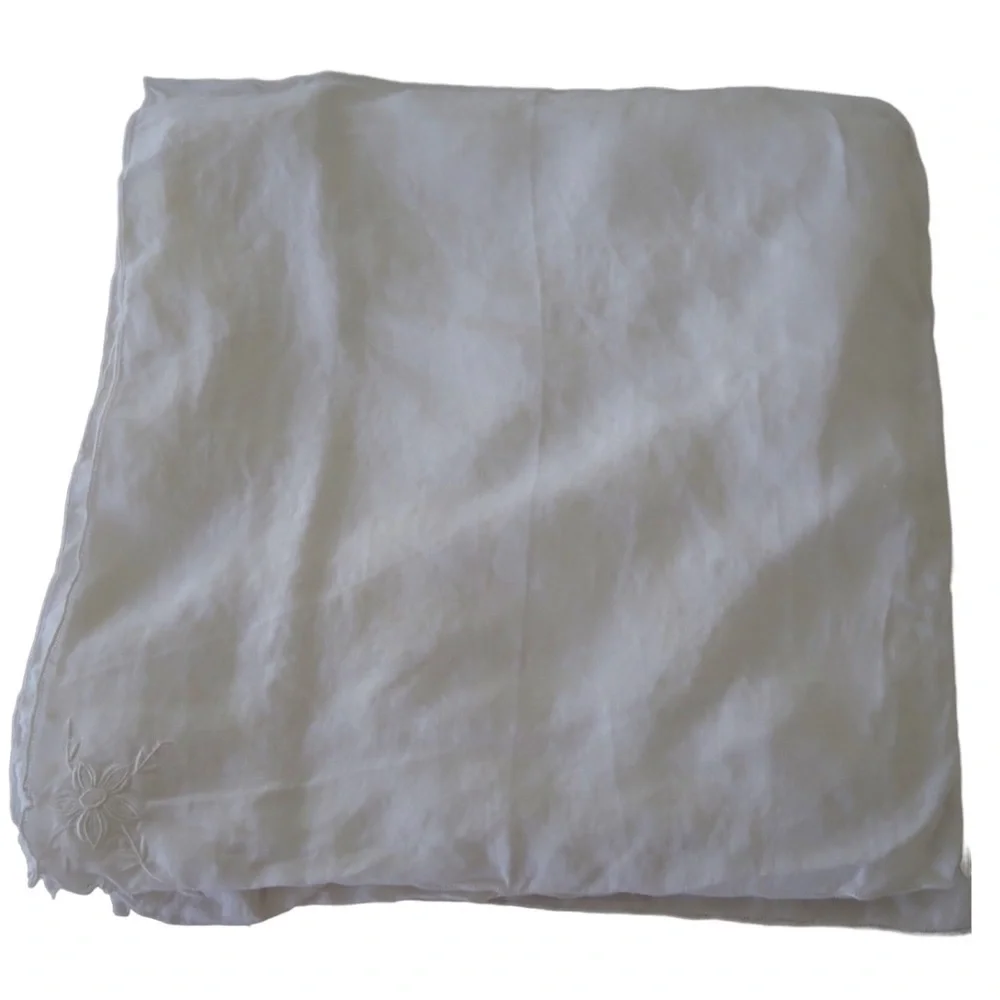 HANDMADE Embroidered White Table Cloth Napkins